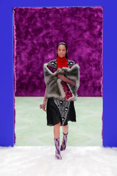 Look 25